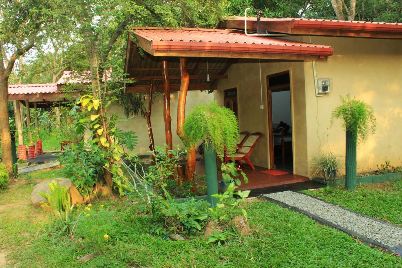 Joshua'S Cottage Szigirija Kültér fotó