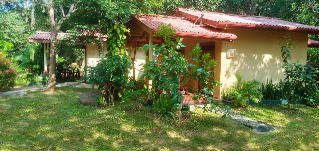 Joshua'S Cottage Szigirija Kültér fotó